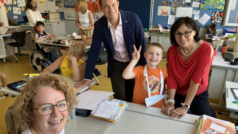 Mehr über den Artikel erfahren Besuch